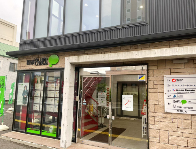 ビルエントランス