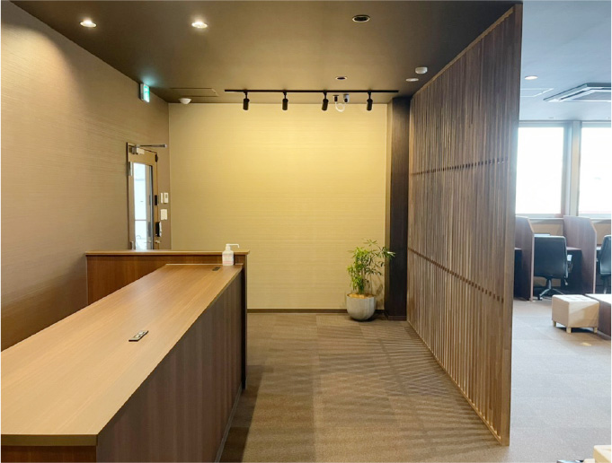 施設エントランス